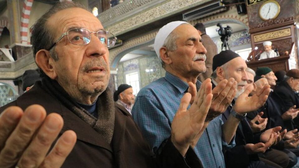 Cuma namazı kılınmayacak!