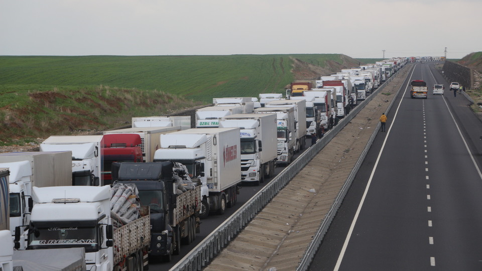 Irak sınırında tedbir kuyruğu!