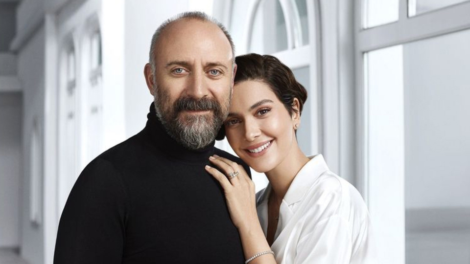 Bergüzar Korel'den 'evde kalın' çağrısı