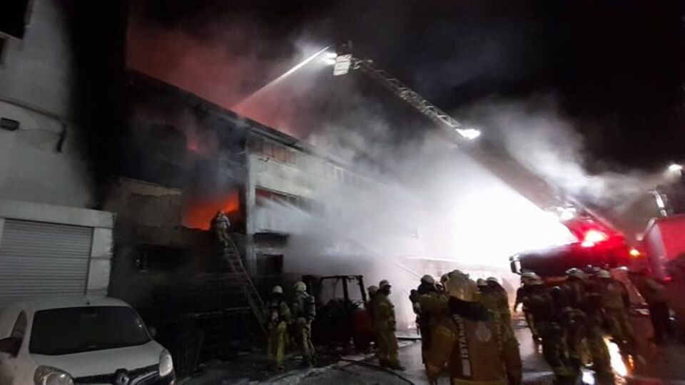 Esenyurt'ta fabrika yangını