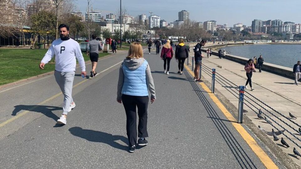 Sahile koştular! Bunun adı: Duyarsızlık!