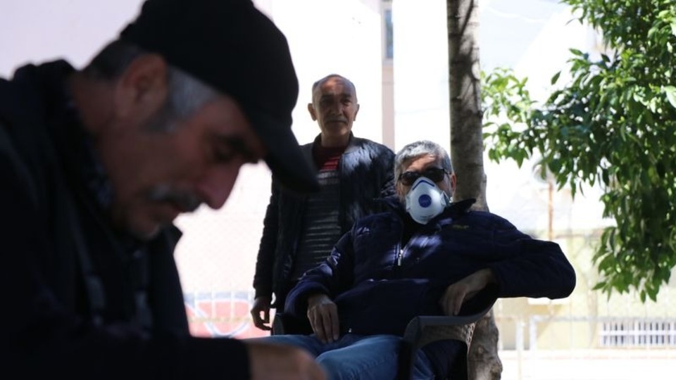 65 yaş üstü ve hastalara sokağa çıkma yasağı