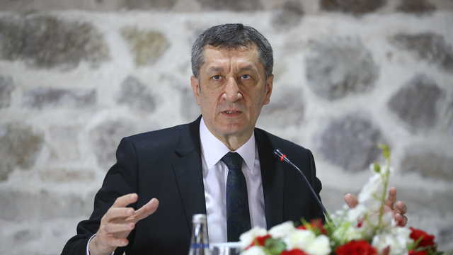 Uzaktan eğitim ne kadar sürecek? Bakan Selçuk'tan yanıt