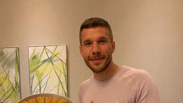 Baklavayla 'Evde Kal' çağrısı