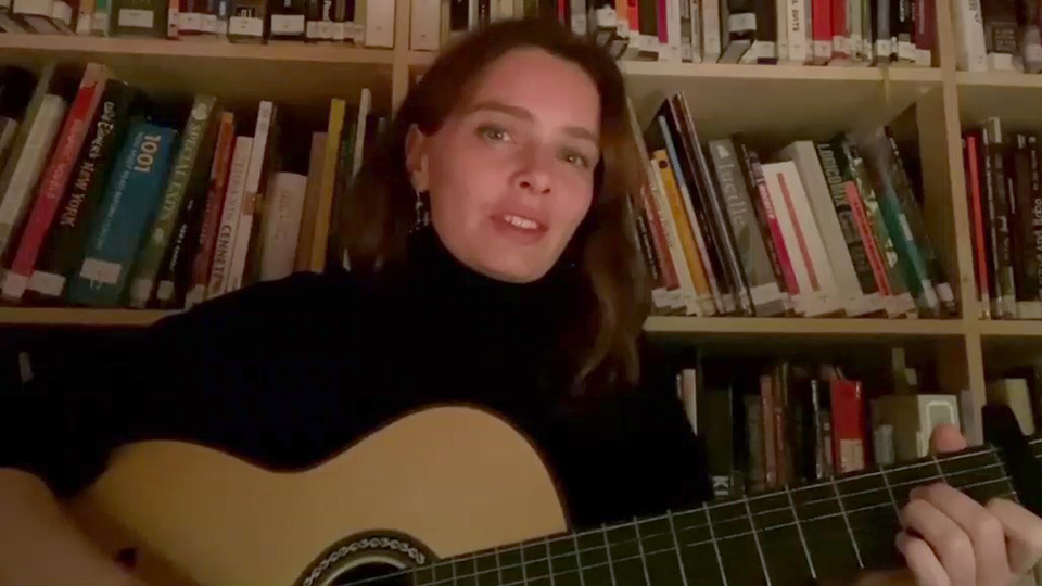 Nil'den 'karantina' şarkısı