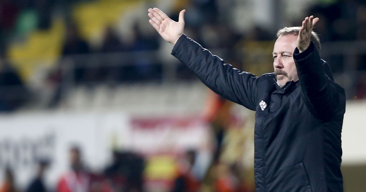 Sergen Yalçın kolları sıvadı - Beşiktaş haberleri - Beşiktaş Haberleri