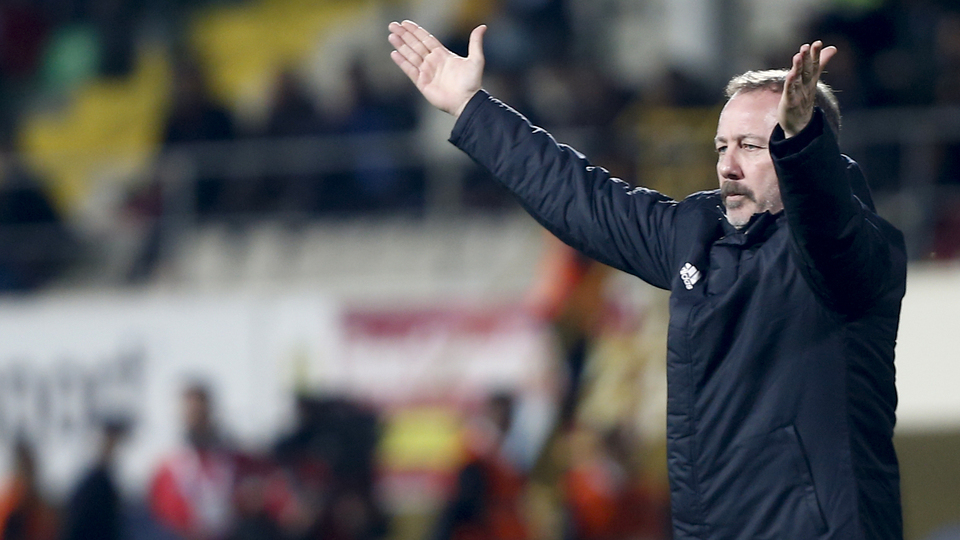 Sergen Yalçın kolları sıvadı