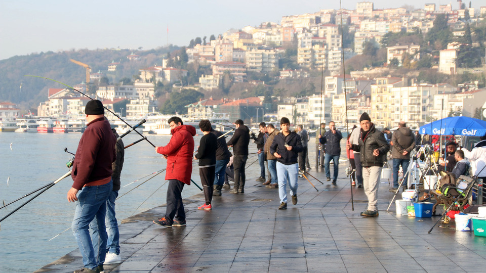 Dışarı akın edenler için polis de devrede!