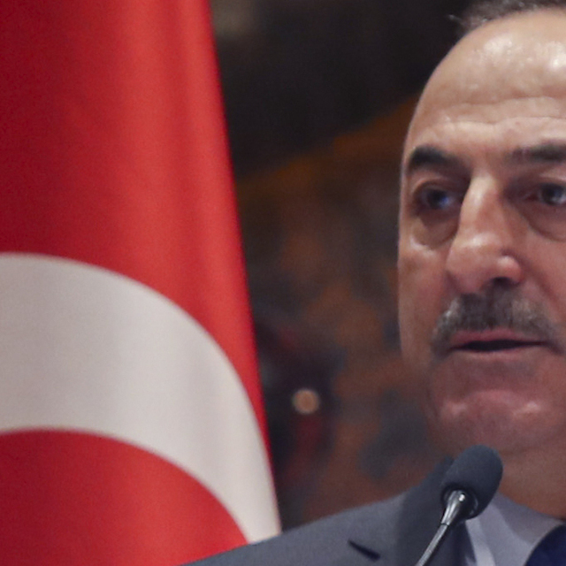 Çavuşoğlu AB'nin mülteci politikasını Financial Times'a yazdı