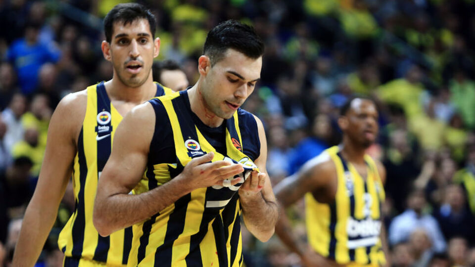 Yunanistan'a döndü