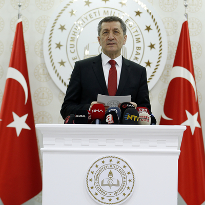 Bakan Selçuk'tan EBA TV'deki tartışmalı görüntülerle ilgili açıklama