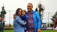 Terim'in kızlarından isyan!