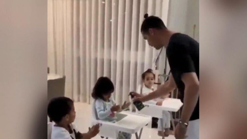 Ronaldo'dan çocuklarına dezenfekte