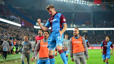 Akyazı'da fırtına estirdi