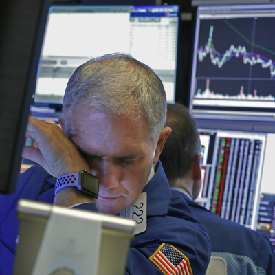 Koronavirüs Apple'ı unvanından etti!