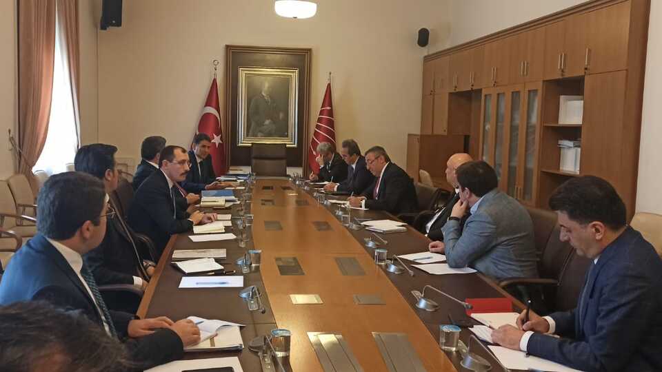 AK Parti'den muhalefete 'infaz' ziyareti