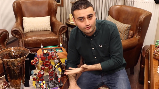 CZN Burak evinin kapılarını açtı