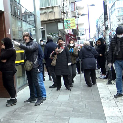 PTT önünde inanılmaz görüntüler!