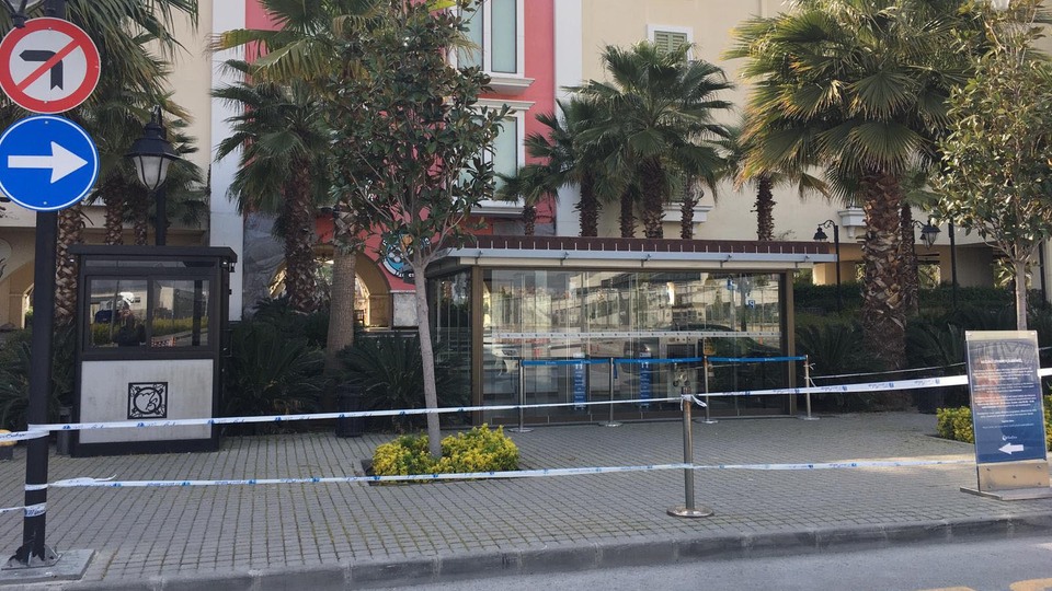 İzmir'de AVM'ler için flaş karar!