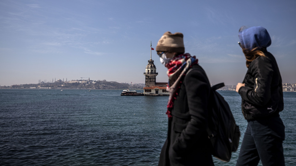 'Evde kal' çağrısına kimler uydu?