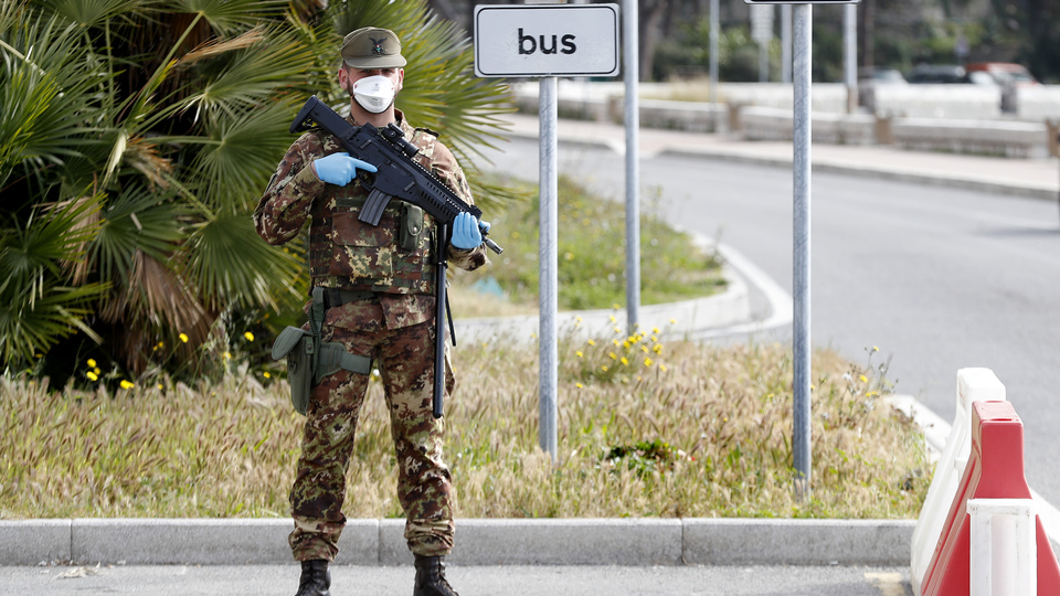 Tunus: İtalyanlar tıbbi malzeme taşıyan gemimize el koydu