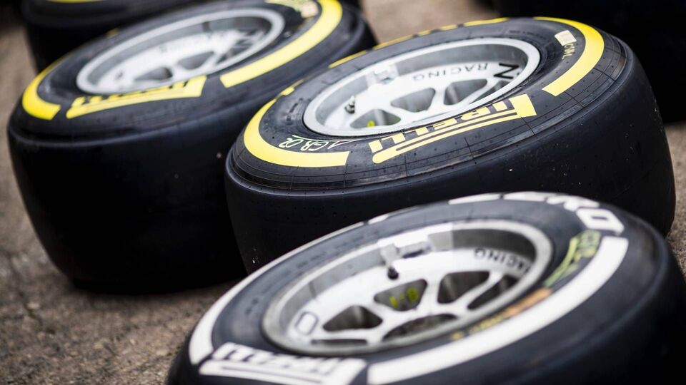 '2021 Pirelli Takvimi'ni iptal etti