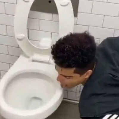 Klozet yalayarak meydan okumuştu... Hastaneden duyurdu