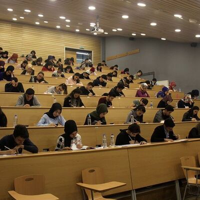 Üniversitelerde uzaktan eğitim! YKS'ye erteleme!