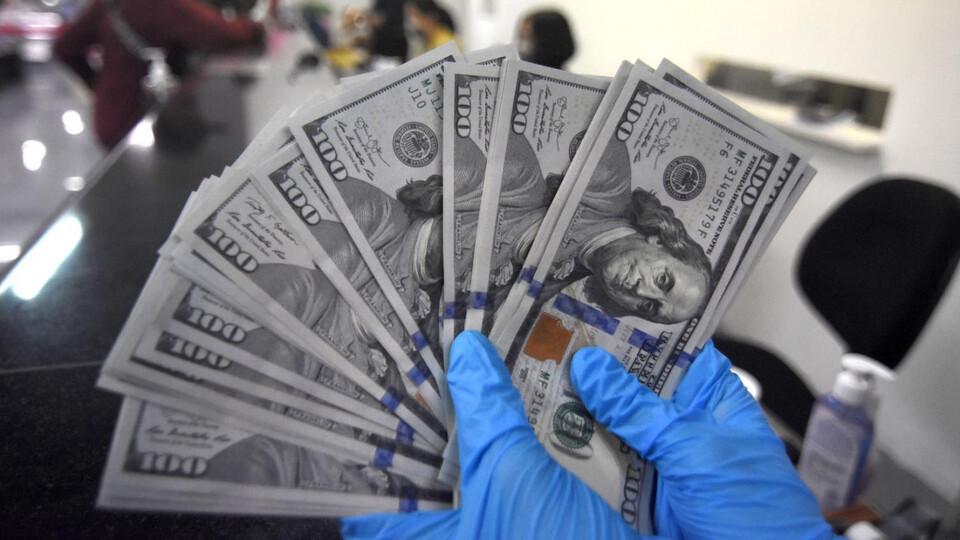 Dolar bir anda çakıldı!