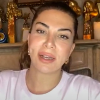 Ebru Yaşar Instagram’dan canlı yayın yaptı