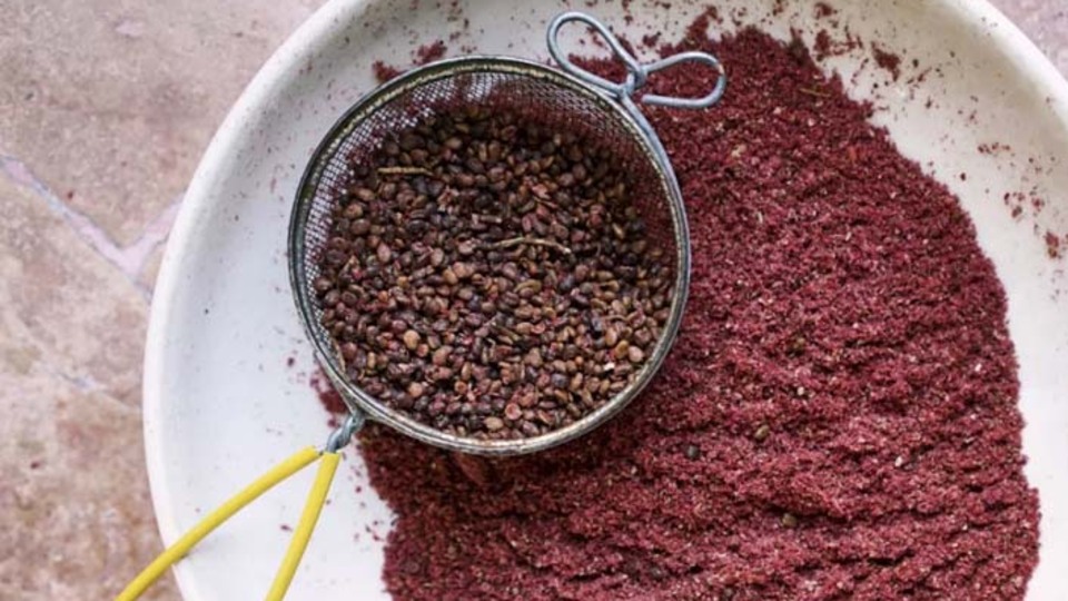 Faydaları say say bitmiyor! İşte Sumak suyu