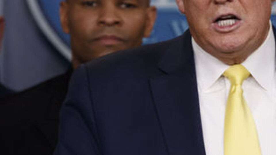 ABD donanmasına ait hastane gemisi New York'a gidiyor