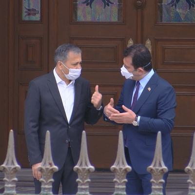 İstanbul Valiliği'nde maskeli toplantı!