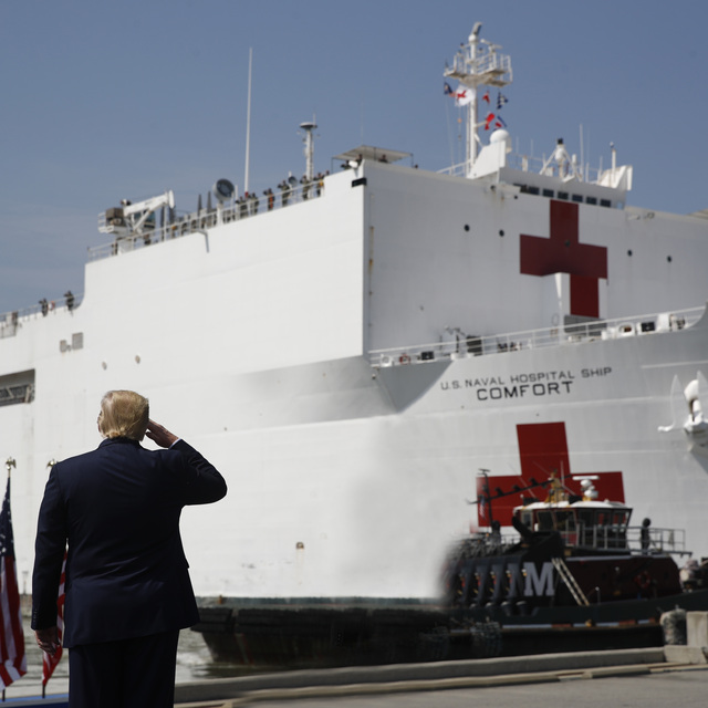 Trump, dev hastane gemisini New York'a yolladı