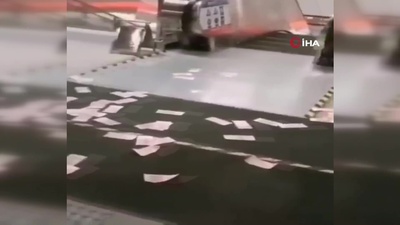 Paralar saçıldı, kimse dokunamadı