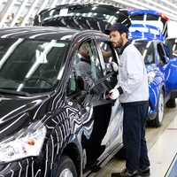 'Bir yıl araç satmasak da kimseyi işten çıkmayacağız'