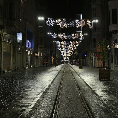 İstiklal Caddesi'nde koronavirüs sessizliği