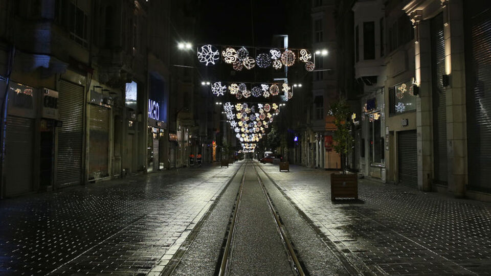 İstiklal Caddesi'nde koronavirüs sessizliği