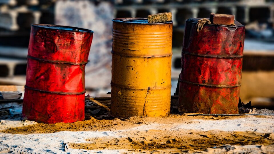 Petrol, 18 yılın dibinde