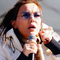 Demet Akalın çıldırdı!