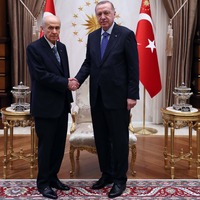 Devlet Bahçeli 5 maaşını bağışladı