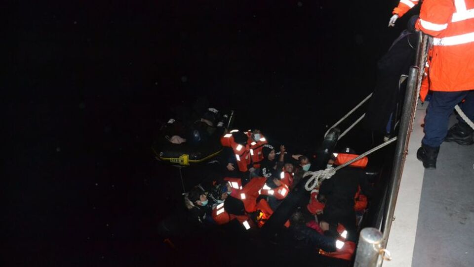 İzmir'de 50 düzensiz göçmen yakalandı