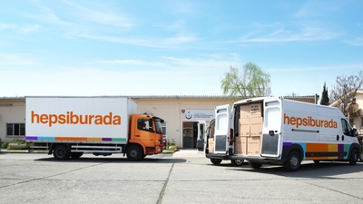 Sağlık çalışanlarına maske ve eldiven desteği