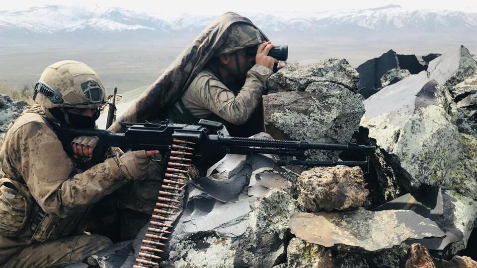 Karakola saldırmak isteyen terörist öldürüldü!