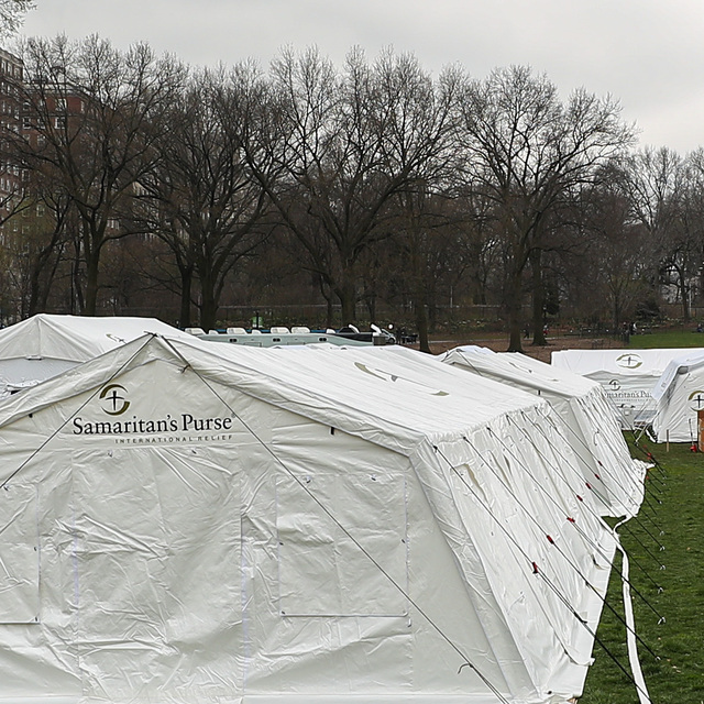 Central Park'ta koronavirüs hastanesi