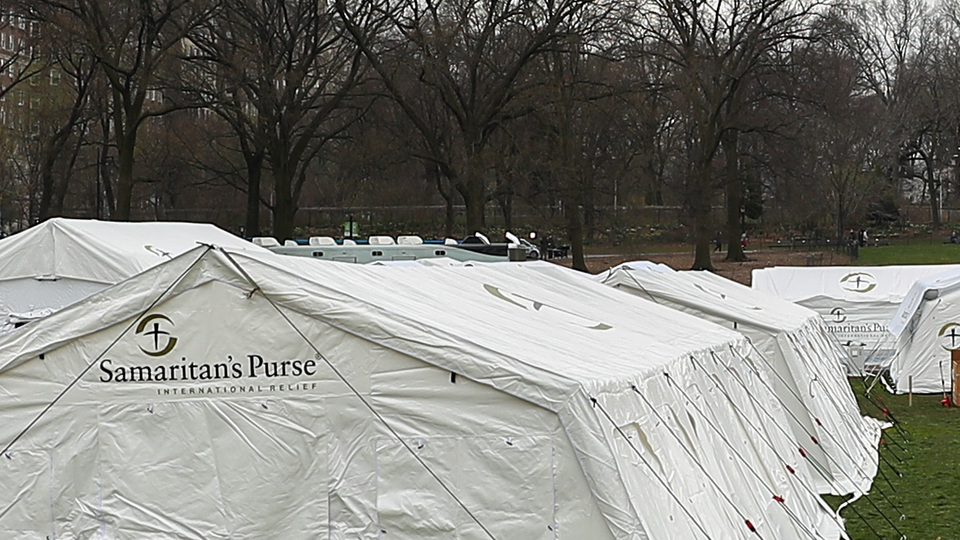 Central Park'ta koronavirüs hastanesi