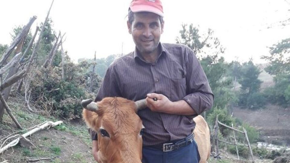 Evinin önünde başından vuruldu