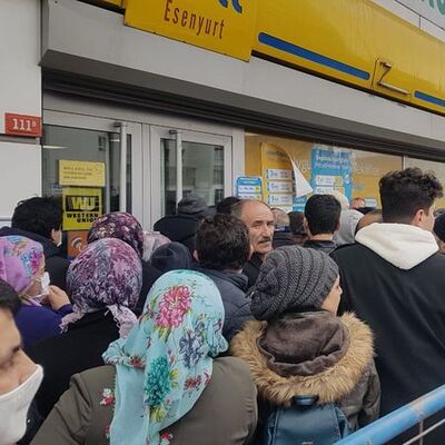 Onca uyarıya rağmen 'sosyal mesafe'yi bilmiyoruz!