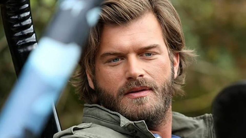 Kıvanç Tatlıtuğ kimdir?