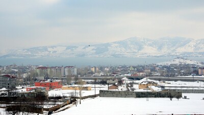 O ilçede çarpıcı karar! 9 apartmana karantina!